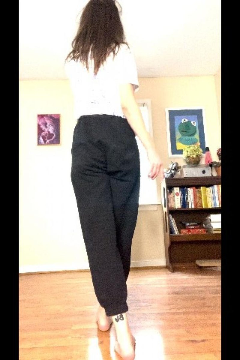 Pole Dance - Screenshot 1 of 4 - Brown Hair