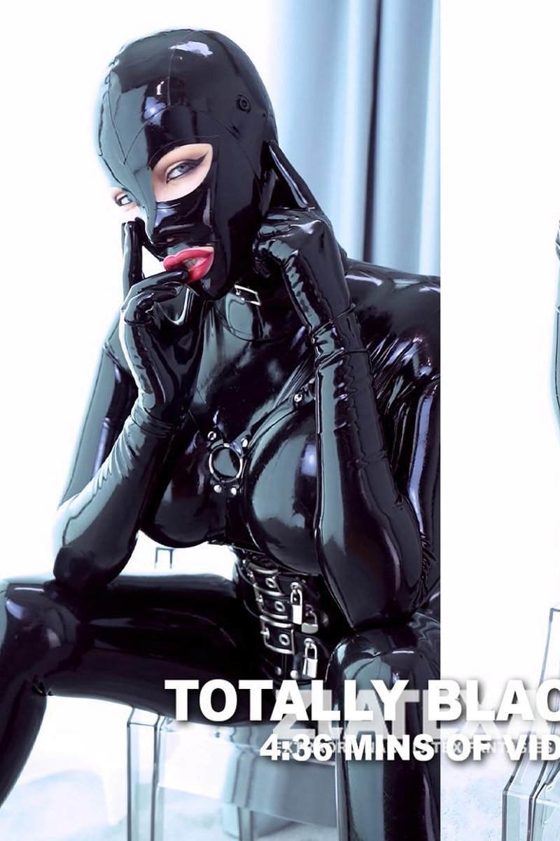 Totally Black - Screenshot 1 of 4 - Fetish