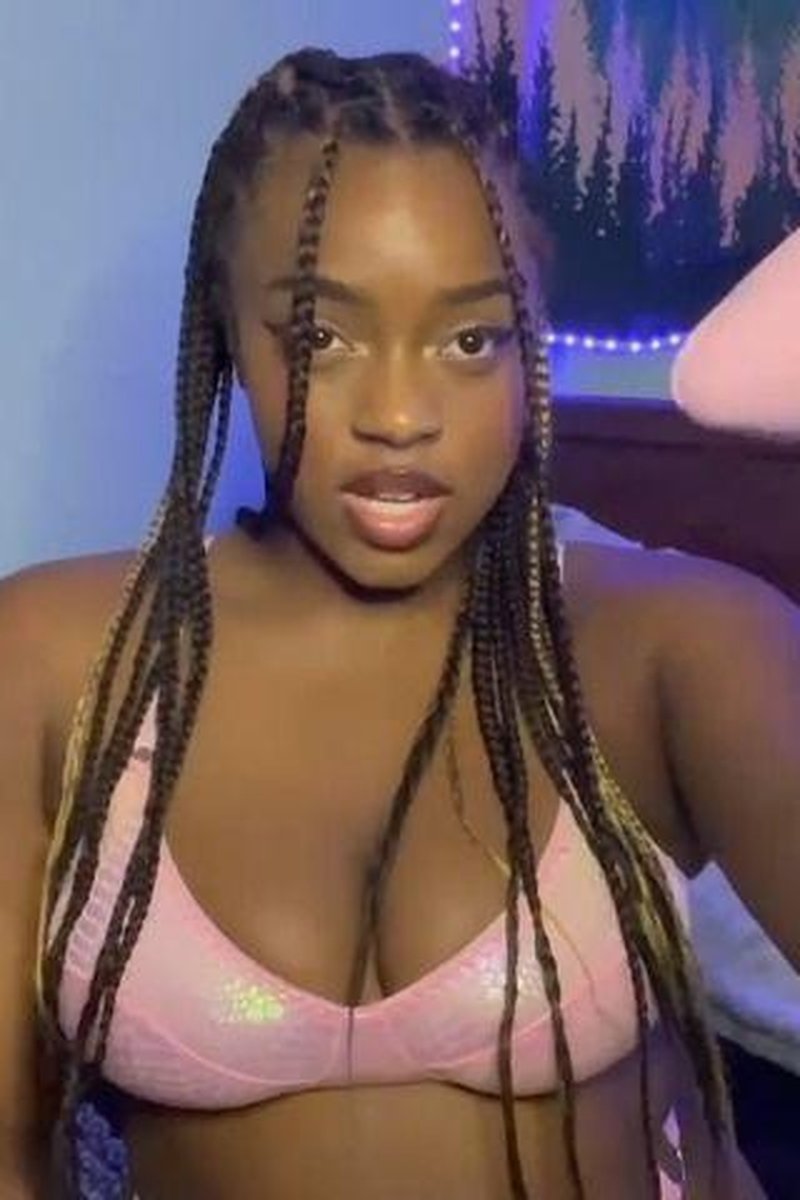 Locked By Goddess - Screenshot 1 of 4 - Body Worship