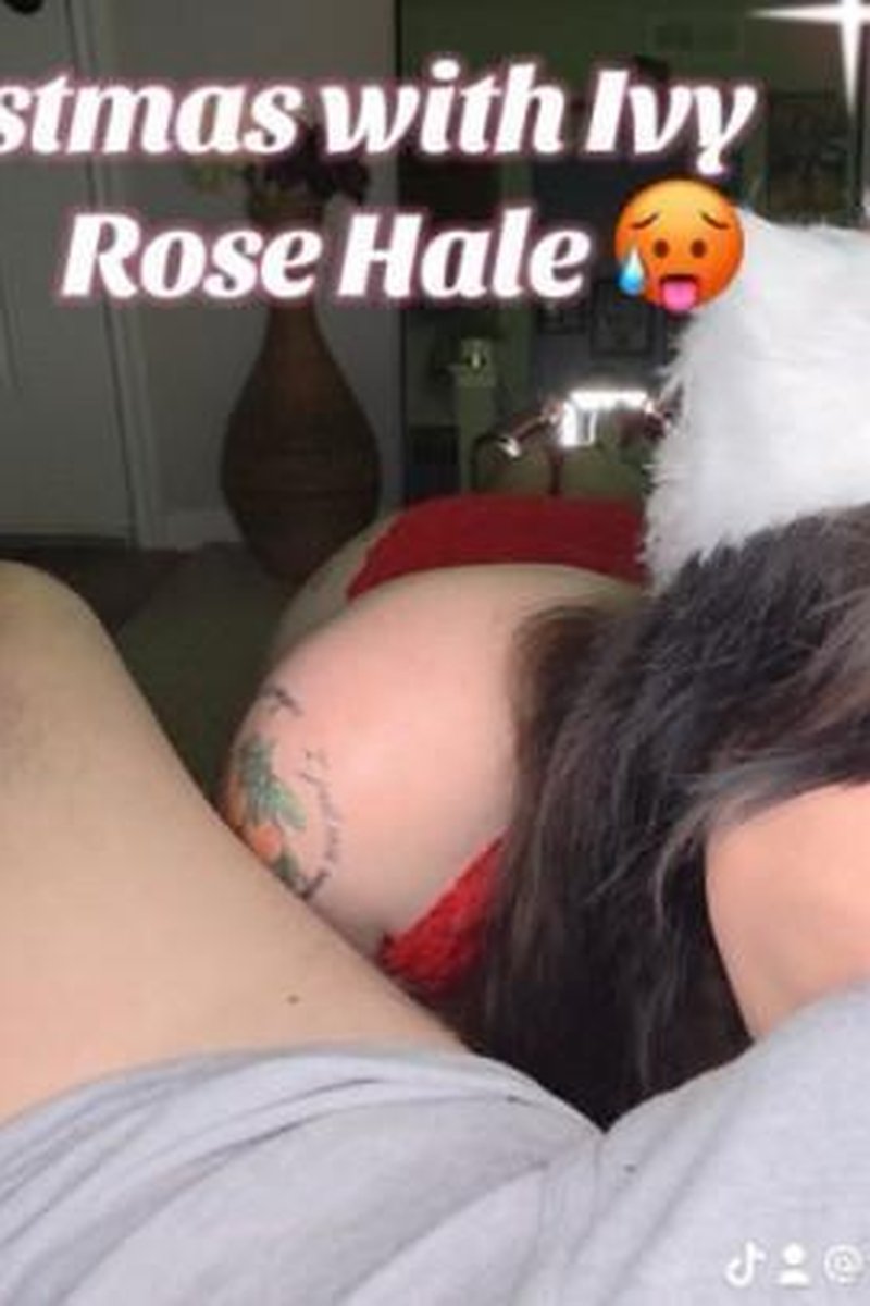A Merry Christmas With Ivy Rose Hale - Screenshot 1 of 4 - Big Dick