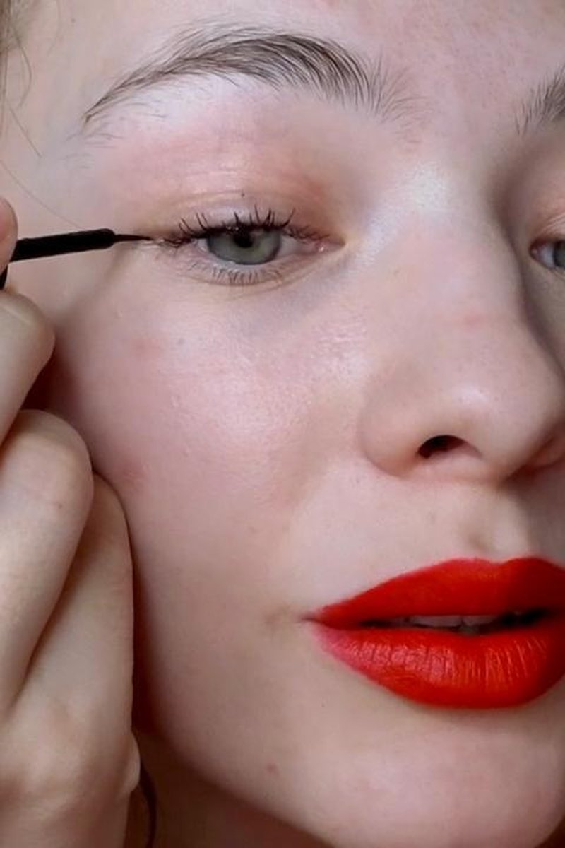 Makeup - Screenshot 1 of 4 - Babes