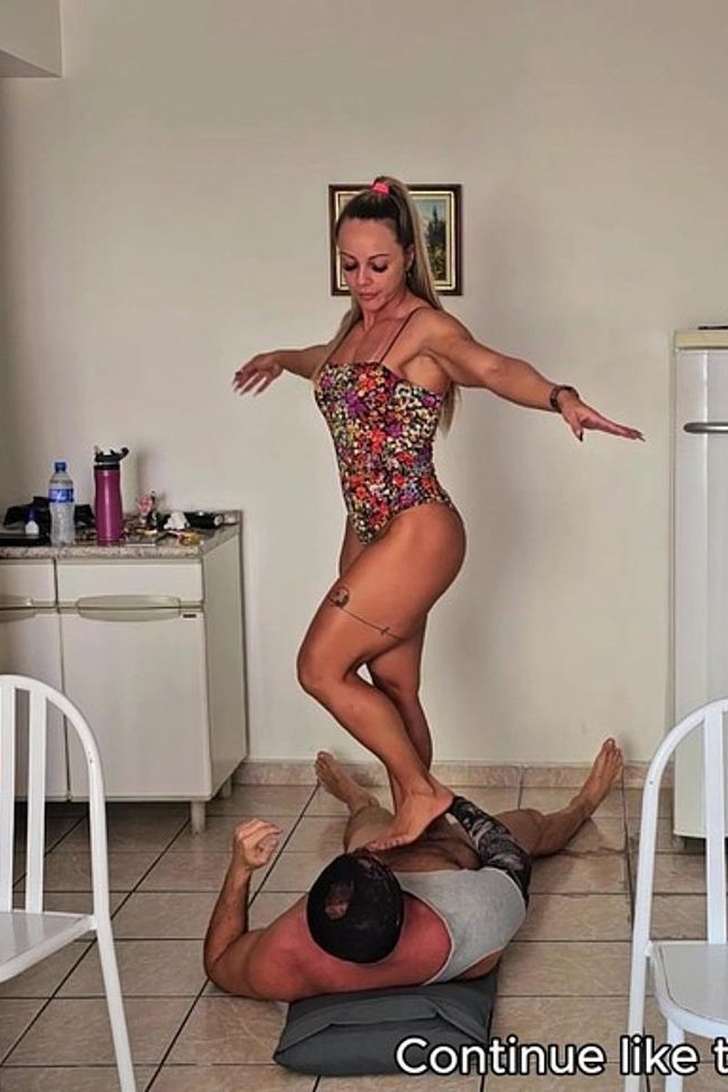 Hard Trample 08 - Screenshot 1 of 4 - Foot Fetish