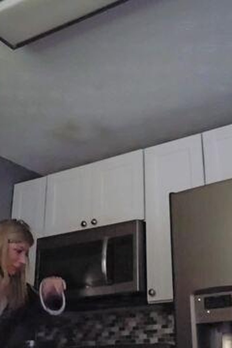 Sneezing - Screenshot 1 of 4 - Blonde Hair (Female)