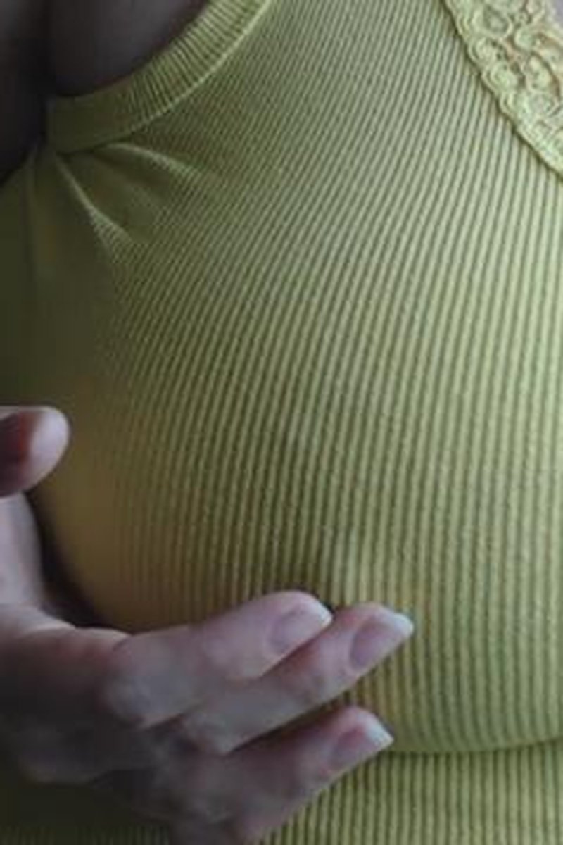 Braless Teasing - Screenshot 1 of 4 - BBW