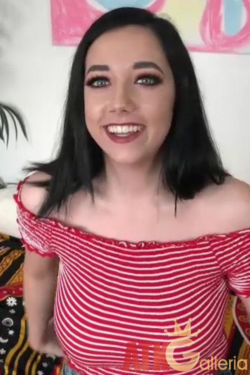 Raya Moon - Interview - Screenshot 1 of 4 - Raya Moon