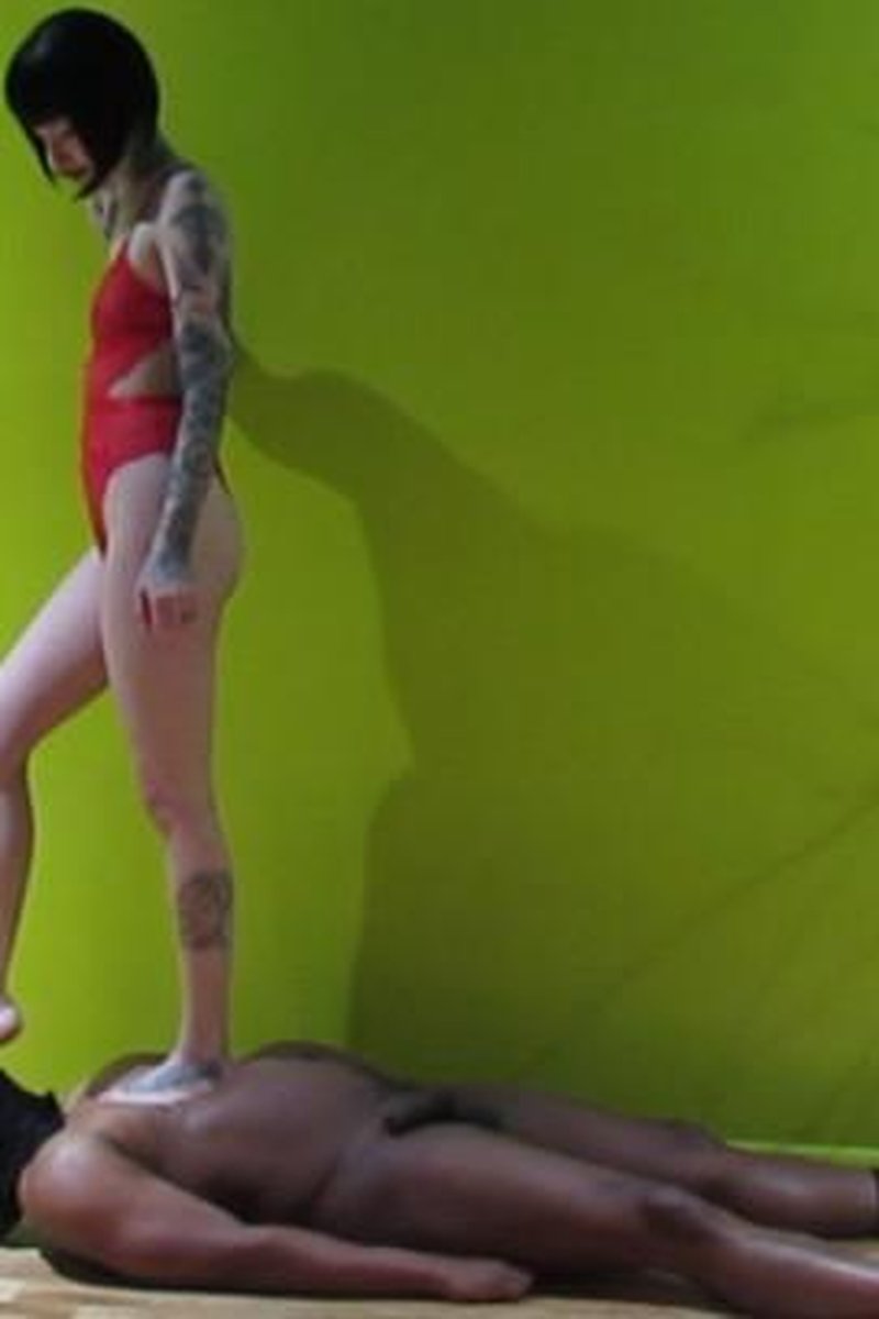Tall Model Trampling - Screenshot 1 of 4 - Interracial