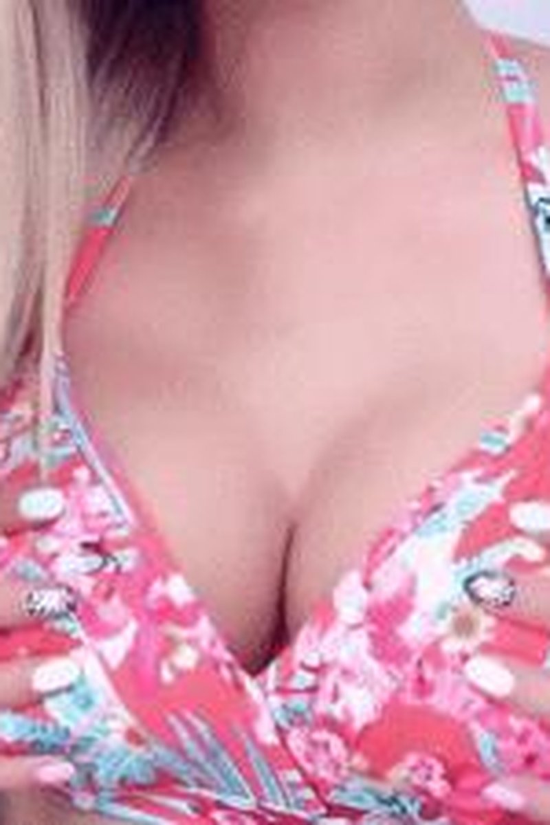 Bikini Tease - Screenshot 1 of 4 - Ass Worship