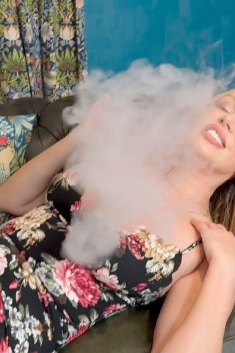 Vaping JOI - Screenshot 1 of 4 - Big Tits