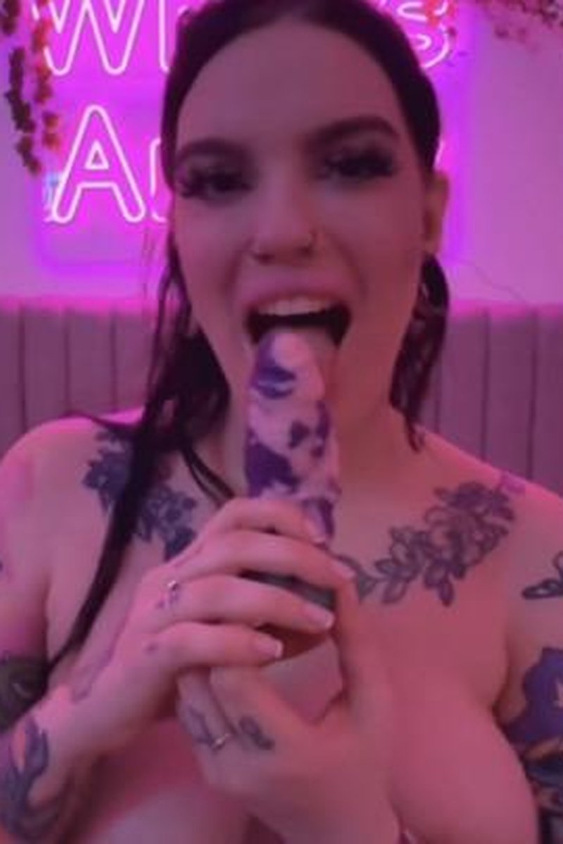 Small Penis - Screenshot 1 of 4 - Babes