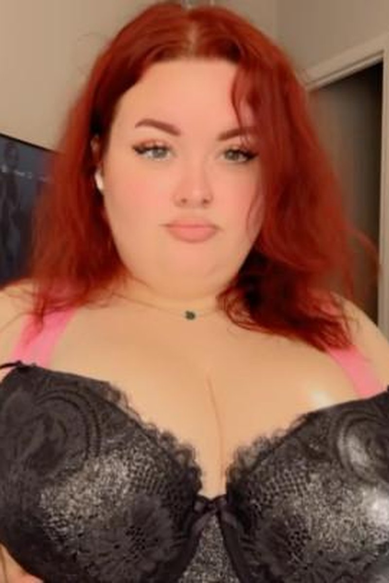 Stuff Like A Sissy - Screenshot 1 of 4 - BBW