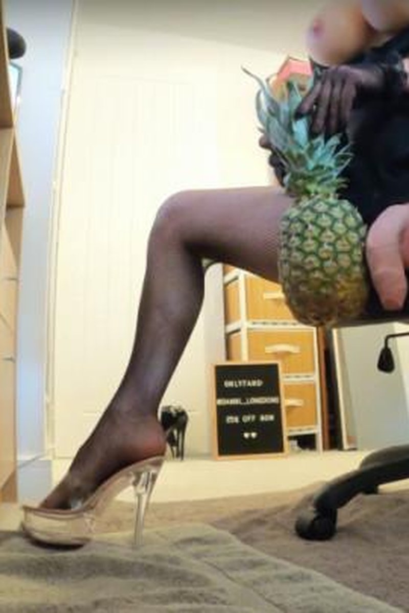 Pumping The Pineapple - Screenshot 1 of 4 - 10inch