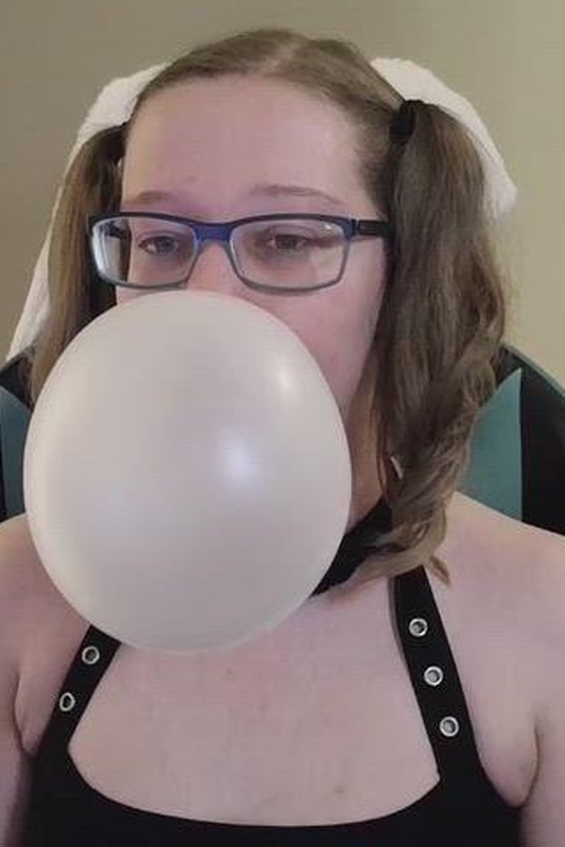 Bubble Blowing Compilation - Screenshot 1 of 4 - Ten Tickle Pixie