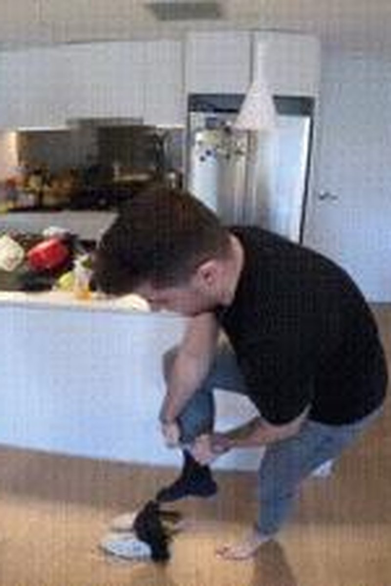 Matt Unknown Shrunk - Screenshot 1 of 4 - Foot Fetish