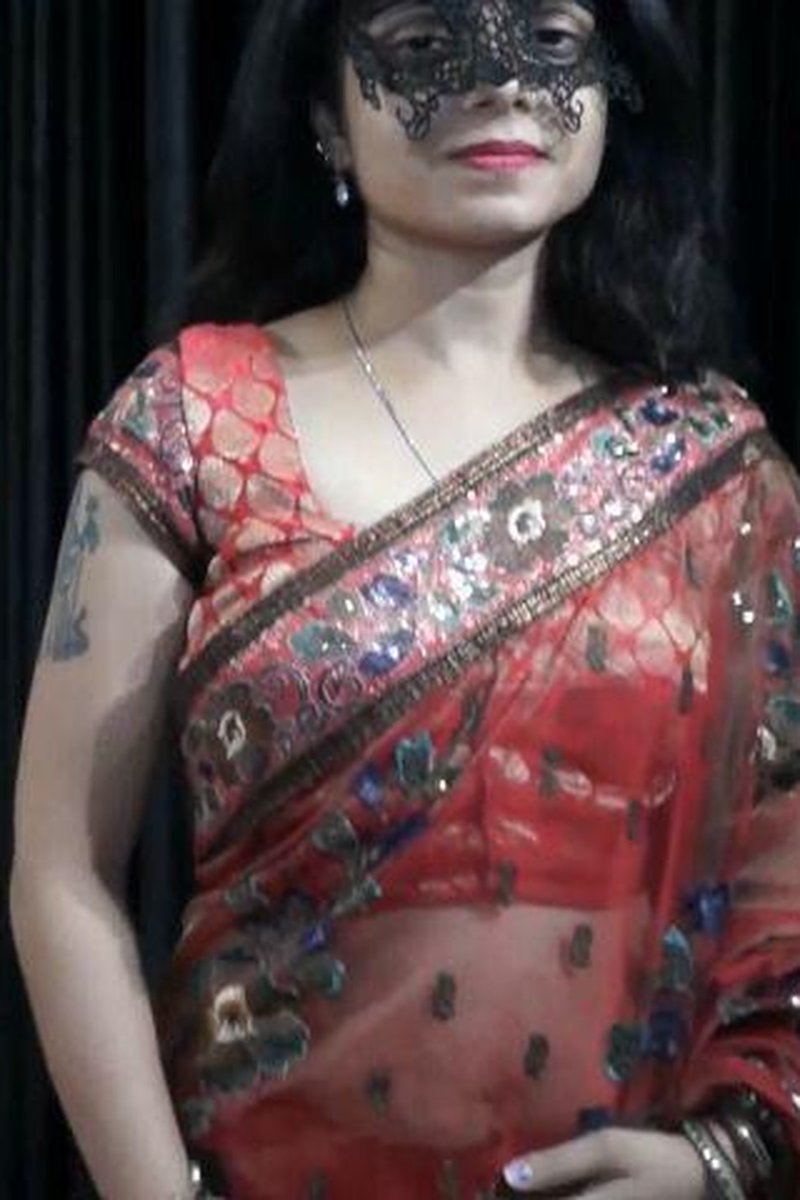 TP-manyvidsindianbhabhijigna-close-ups-couple-video-in-indian-saree