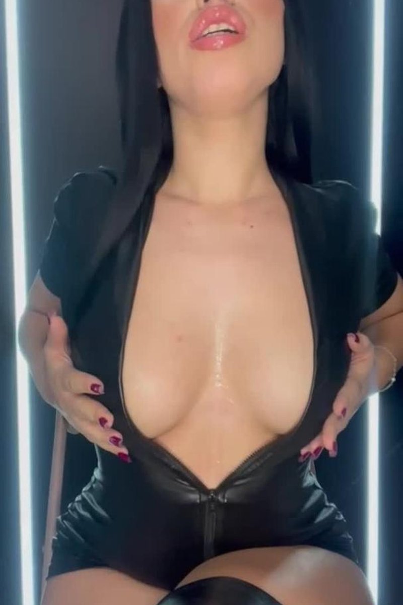 Spit Trigger Trance - Screenshot 1 of 4 - Breast Play