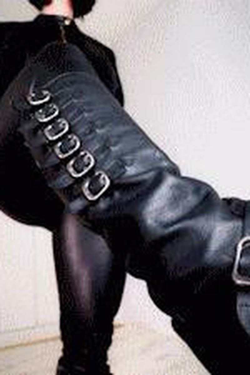 Leather Bust - Screenshot 1 of 4 - Boots