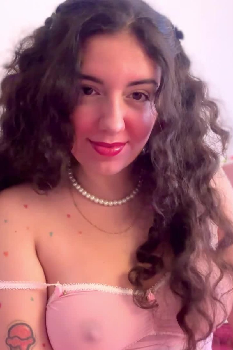 Microscopic Loser - Screenshot 1 of 4 - Eye Contact