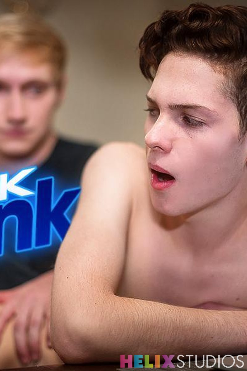 Twink Spank - Screenshot 1 of 4 - American