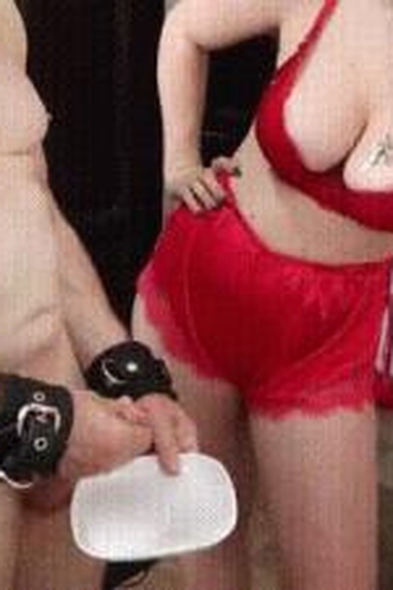 Useless Wanker - Screenshot 1 of 4 - Humiliation