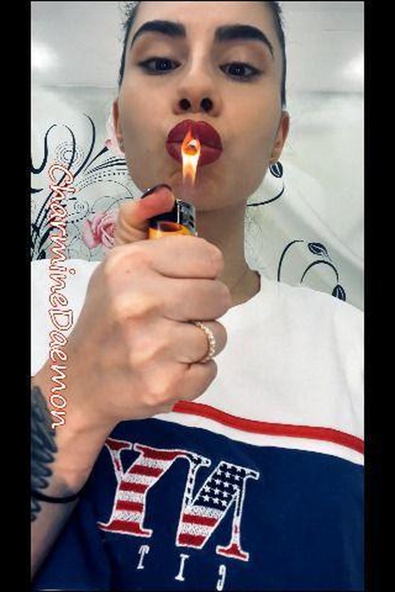 Smoking - Screenshot 1 of 4 - Close Up
