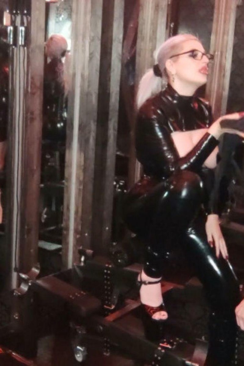 Ass Busting Slave Style - Screenshot 1 of 4 - Anal Fingering