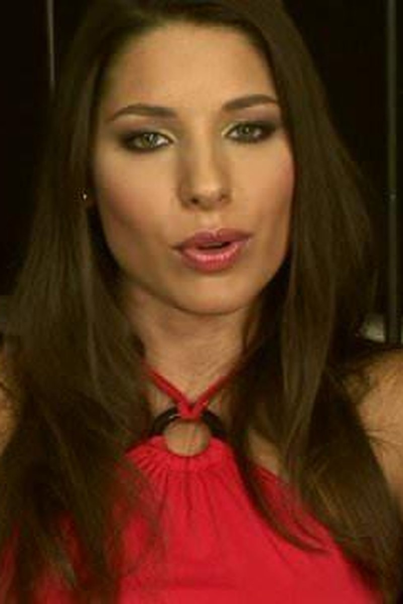 Sex Slave: Zafira - Screenshot 1 of 4 - Brown Hair