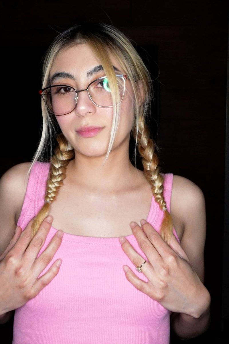 Alejandra - Screenshot 1 of 4 - Amateur