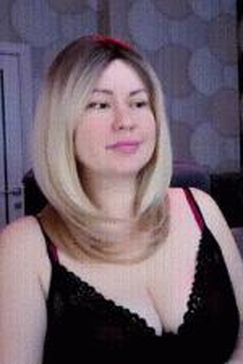 Teasing - Screenshot 1 of 4 - Big Tits