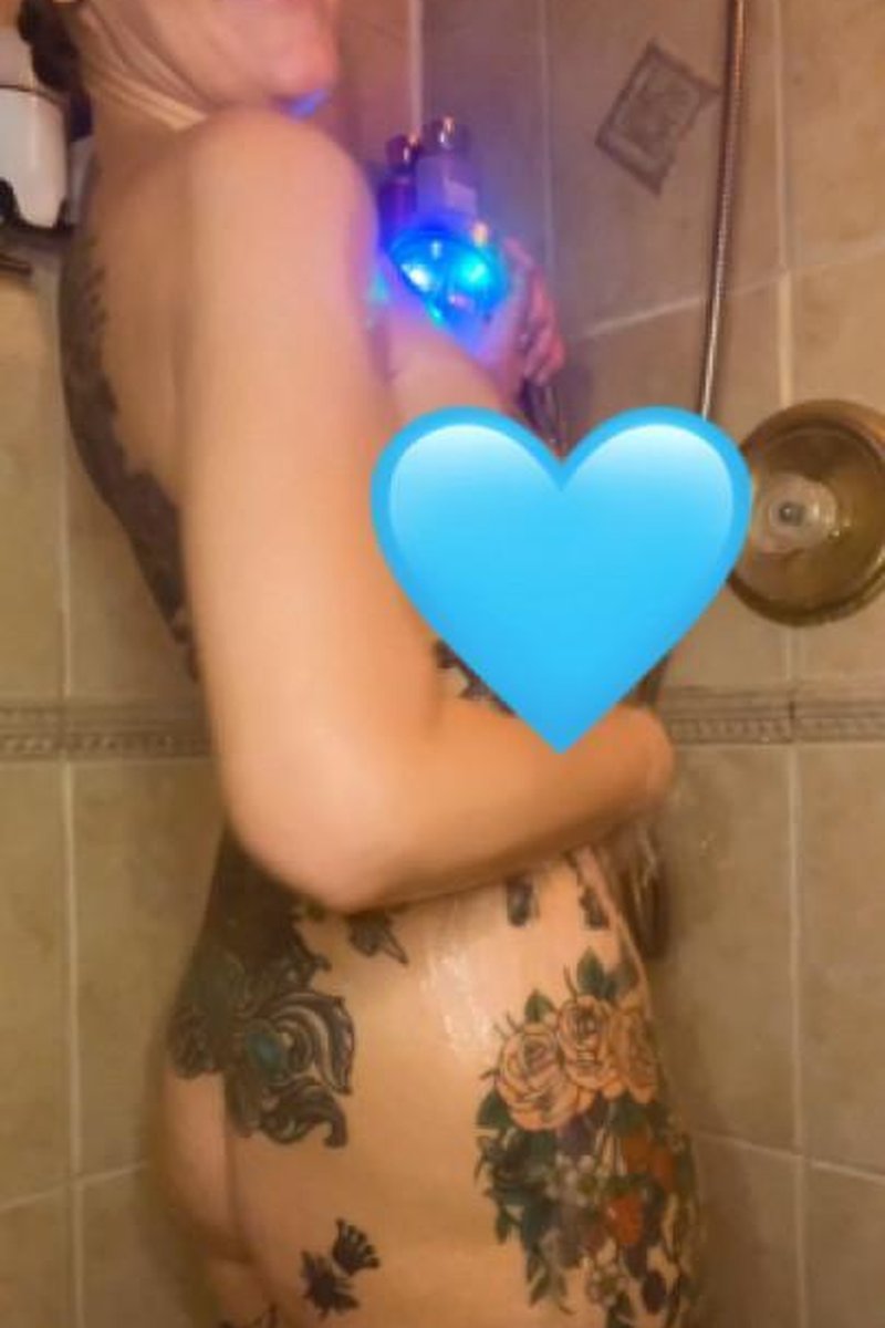 First Time Pee Measuring - Screenshot 1 of 4 - Golden Shower