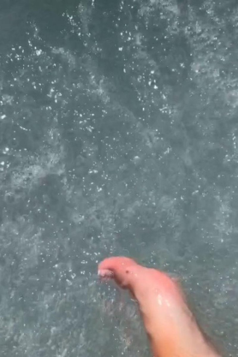 Jacuzzi Feet ASMR - Screenshot 1 of 4 - Foot Fetish