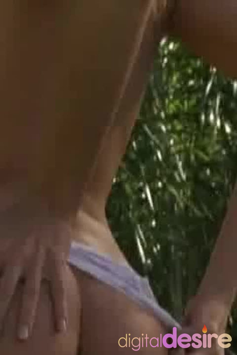 Crystal Klein - Screenshot 1 of 4 - Babes