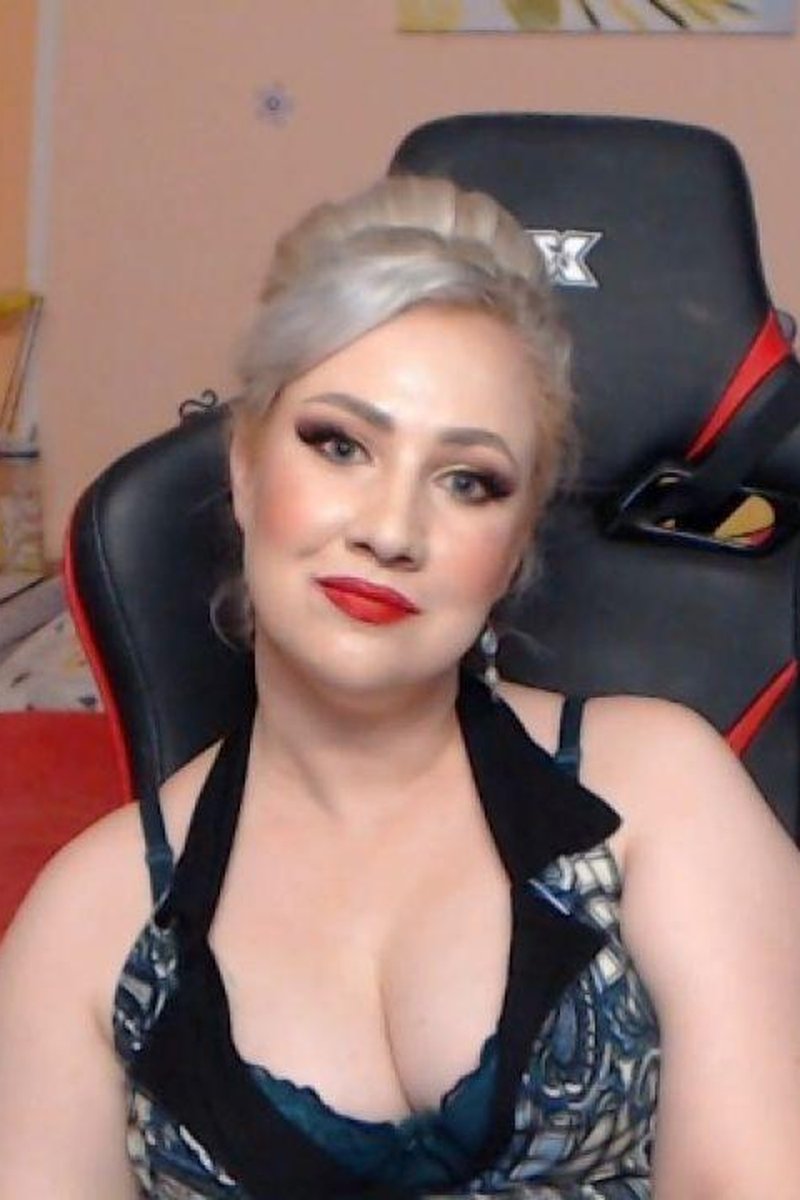 Hide That Tiny Dick Away - Screenshot 1 of 4 - Big Tits