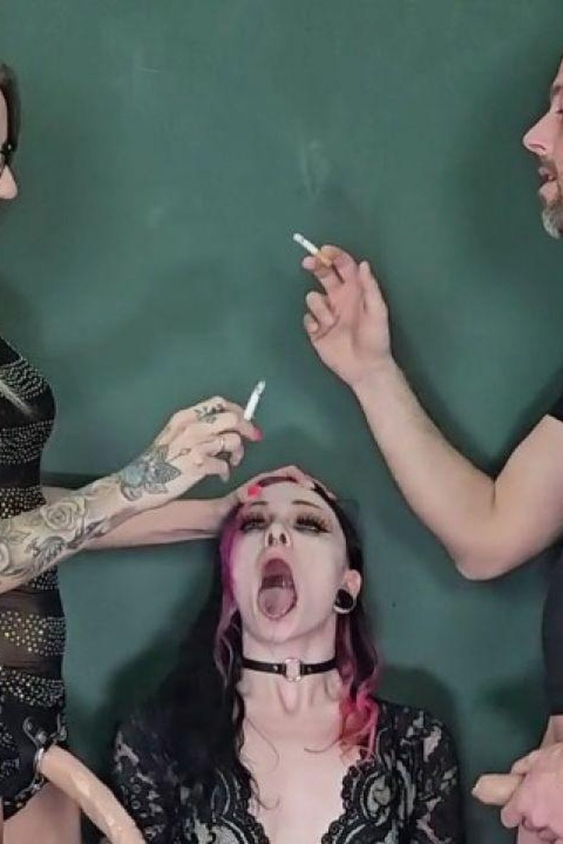 Ashtray - Screenshot 1 of 4 - Blowjob