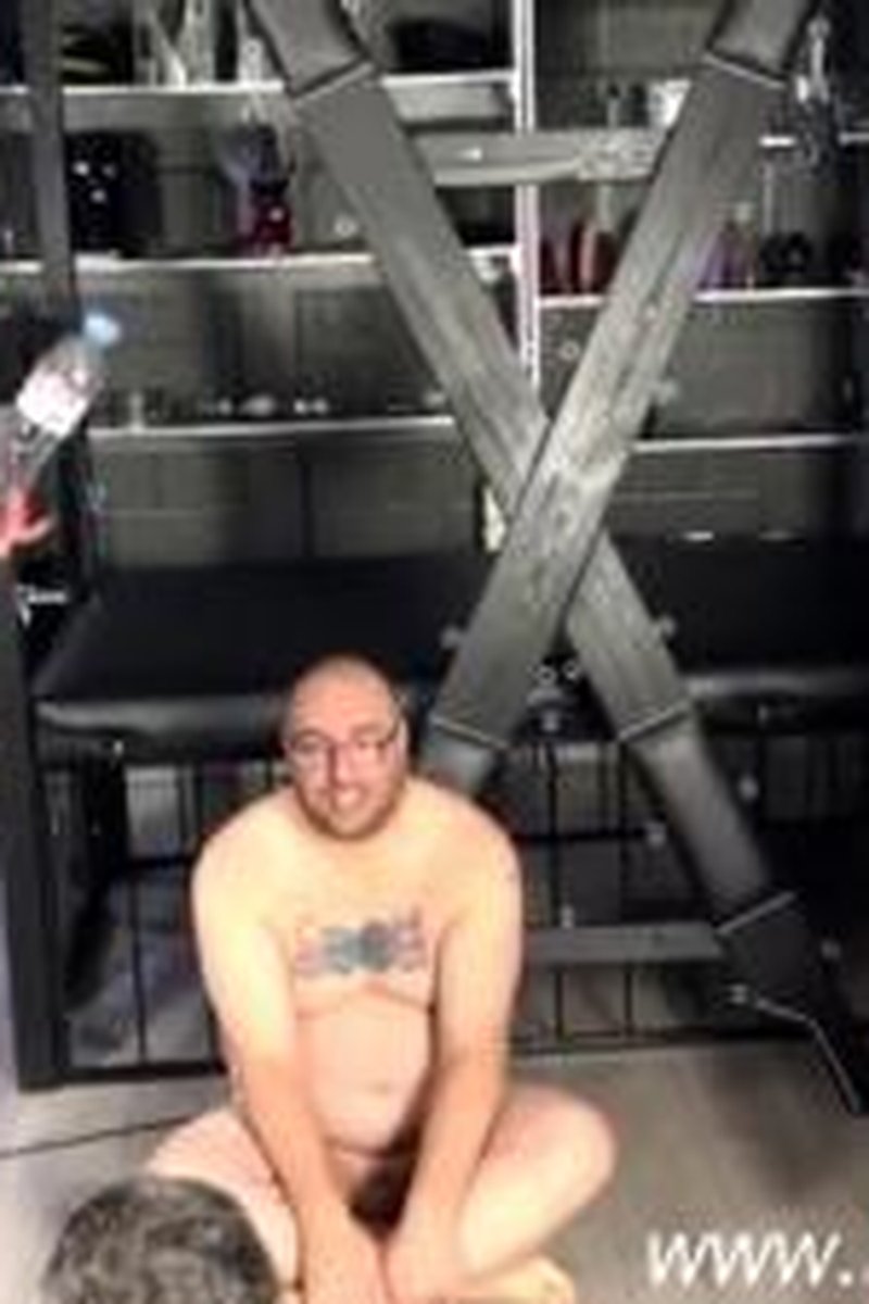 Spin The Bottle - Screenshot 1 of 4 - Caning Fantasy