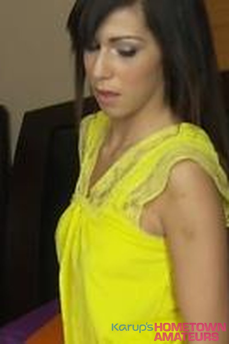 Layla - Screenshot 1 of 4 - Layla Lopez