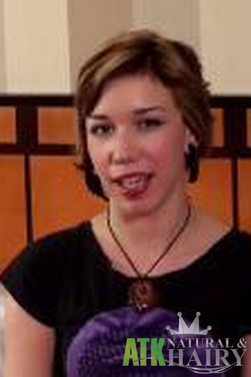 Rhiannon - Interview - Screenshot 1 of 4 - Grooming