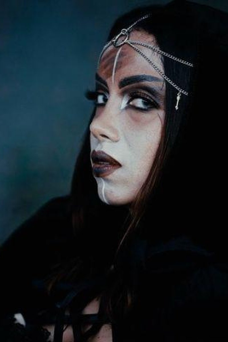 Witch Teaser - Screenshot 1 of 4 - Costume