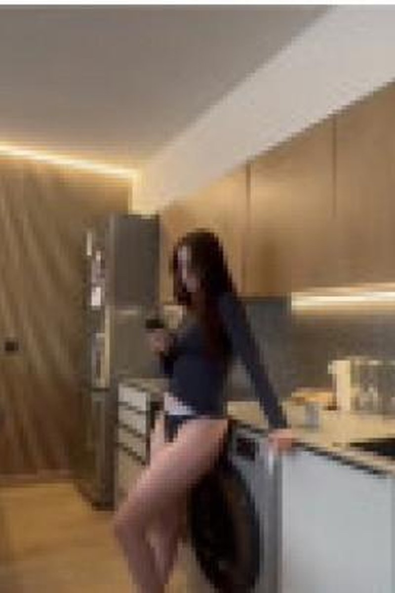 Kitchen Couple - Screenshot 1 of 4 - Hotba