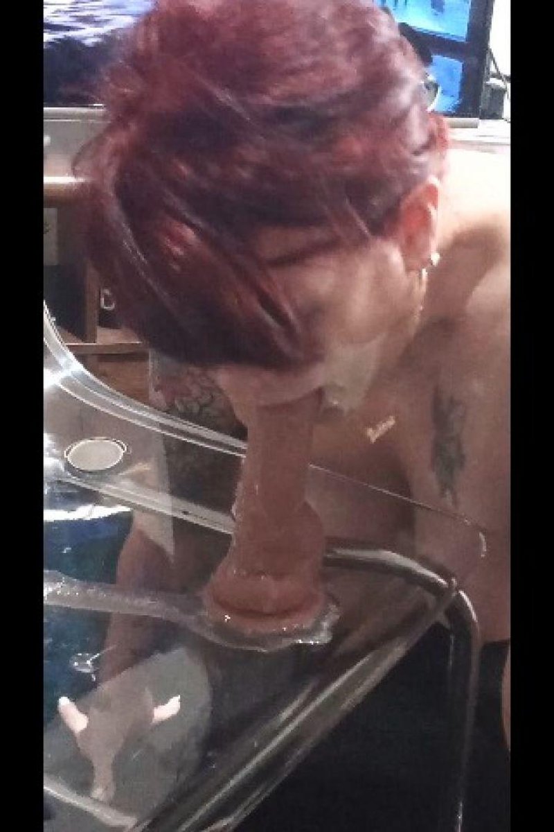 Deep Throat Gagging - Screenshot 1 of 4 - Deepthroat