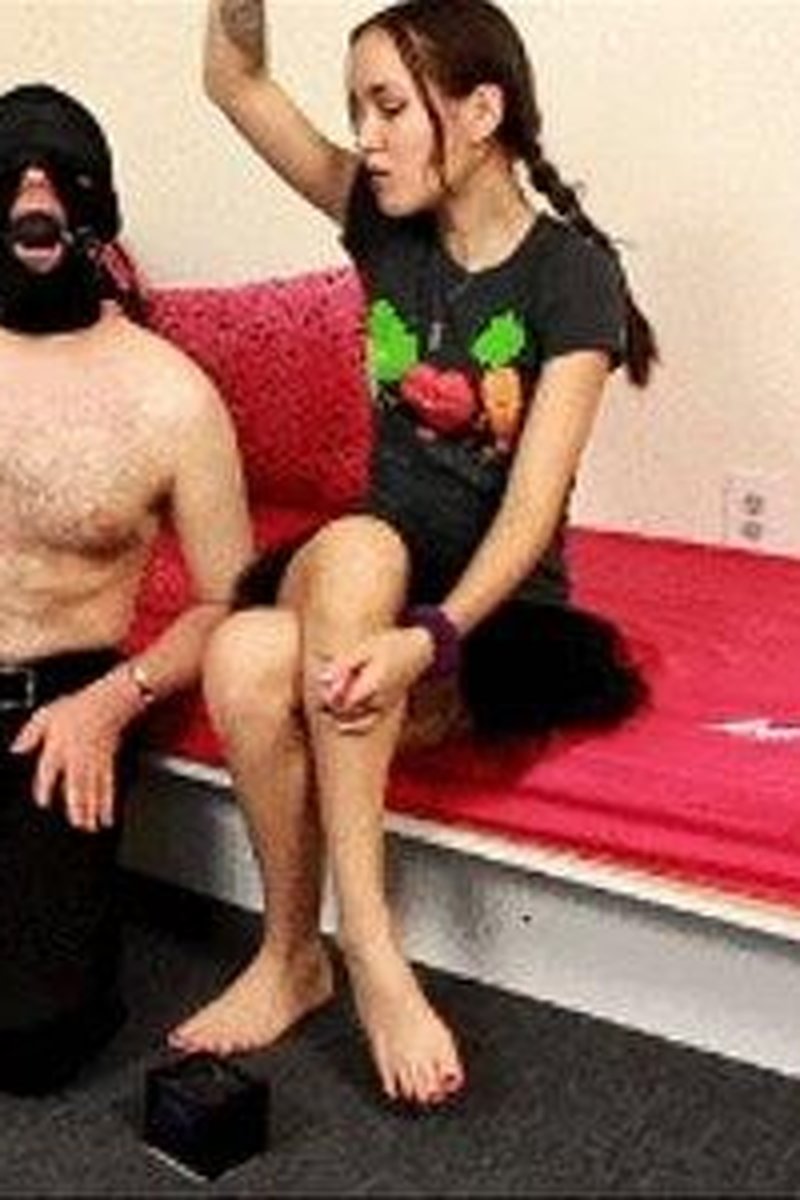 Close Encounter - Screenshot 1 of 4 - Asian