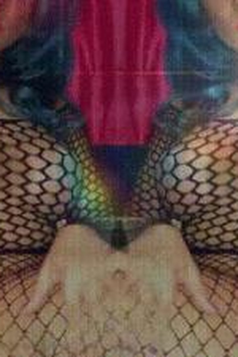 Dreamy Fishnet Fantasy - Screenshot 1 of 4 - Body Worship