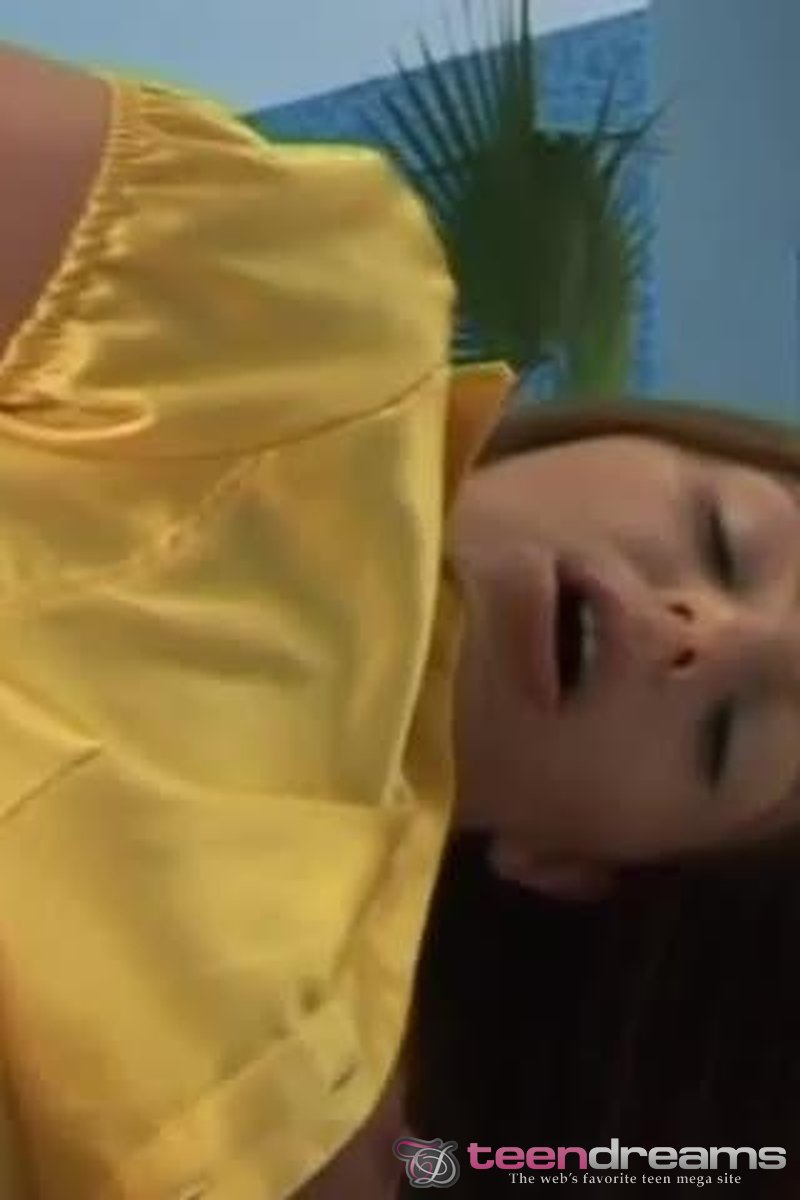Nelly & Eva - Screenshot 1 of 4 - Teen (18-22)
