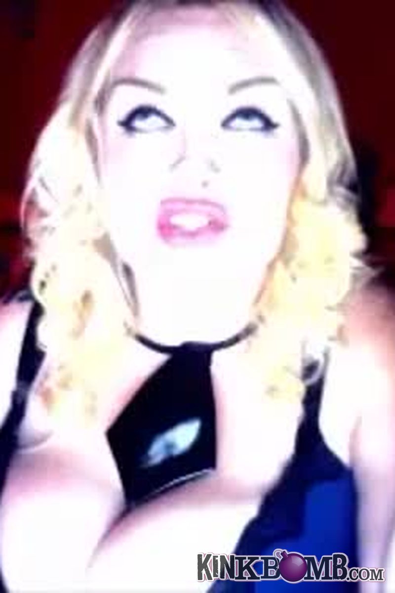 Queen Secrets World: Tiny Clitty - Screenshot 1 of 4 - Humiliation