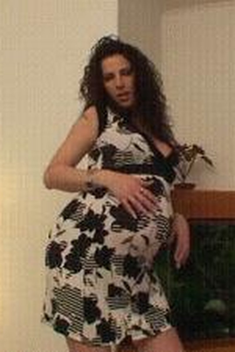 Ivet - Screenshot 1 of 4 - Babes