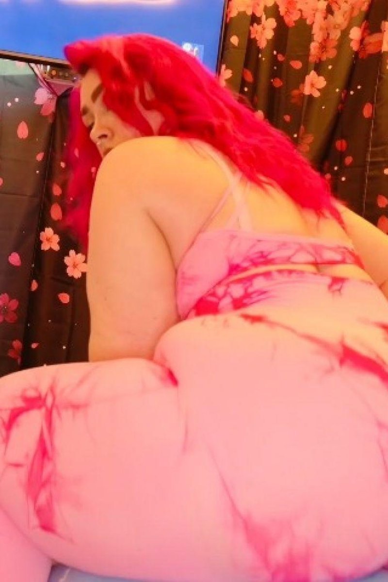 Bouncing On Yoga Ball - Screenshot 1 of 4 - Ass Fetish