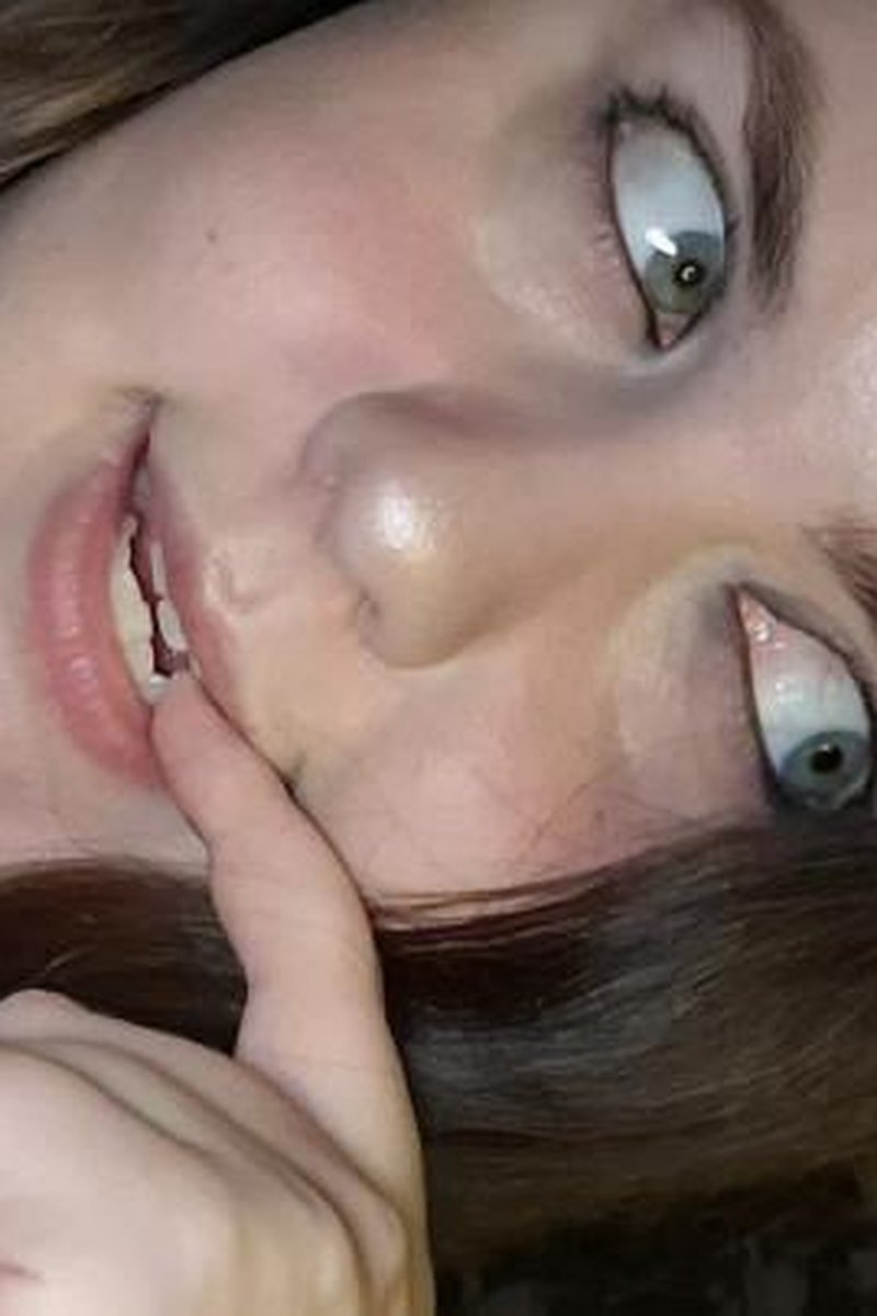 Nail Snacking - Screenshot 1 of 4 - Amateur