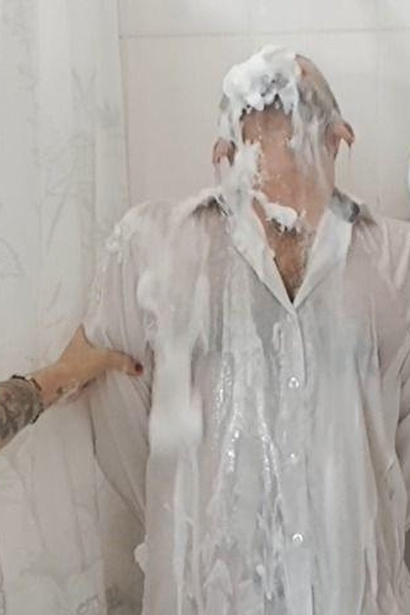 Bondage Shower - Screenshot 1 of 4 - Bondage