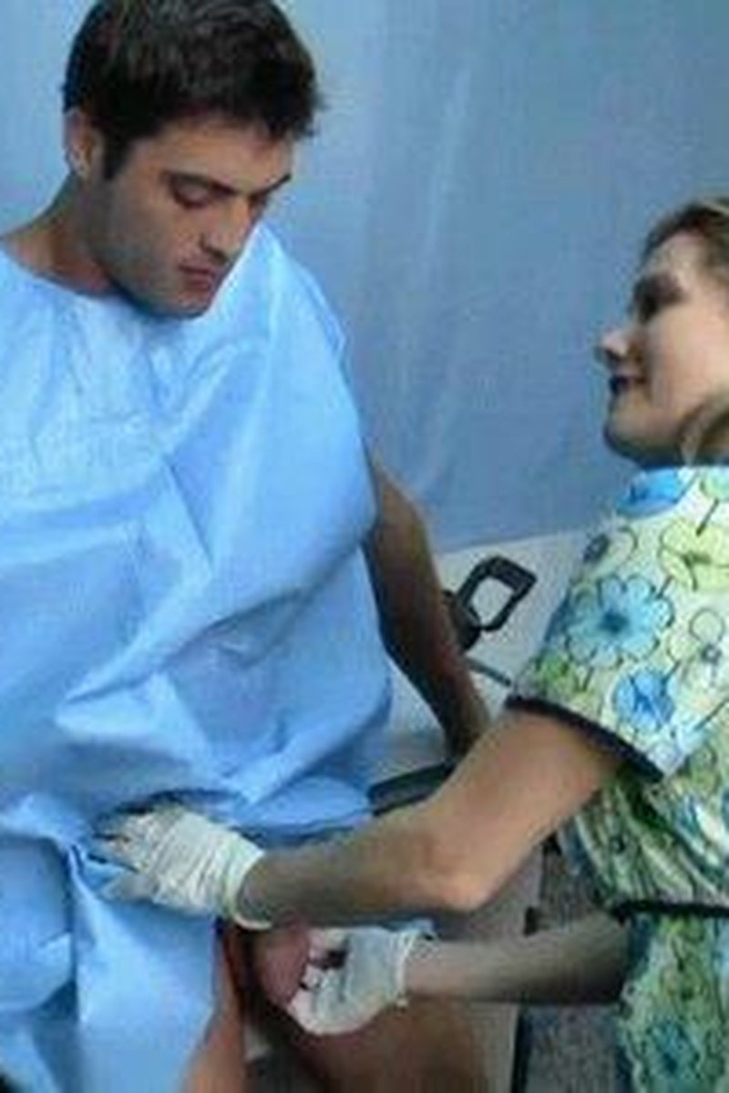 Allura Takes Anal Advantage High Def - Screenshot 1 of 4 - Allure Sky