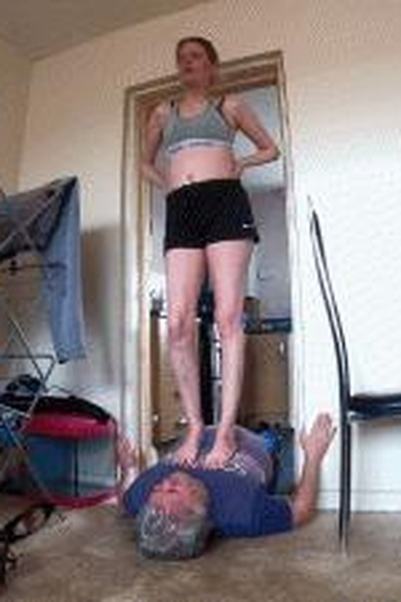 Barefoot Body Trample - Screenshot 1 of 4 - Foot Fetish
