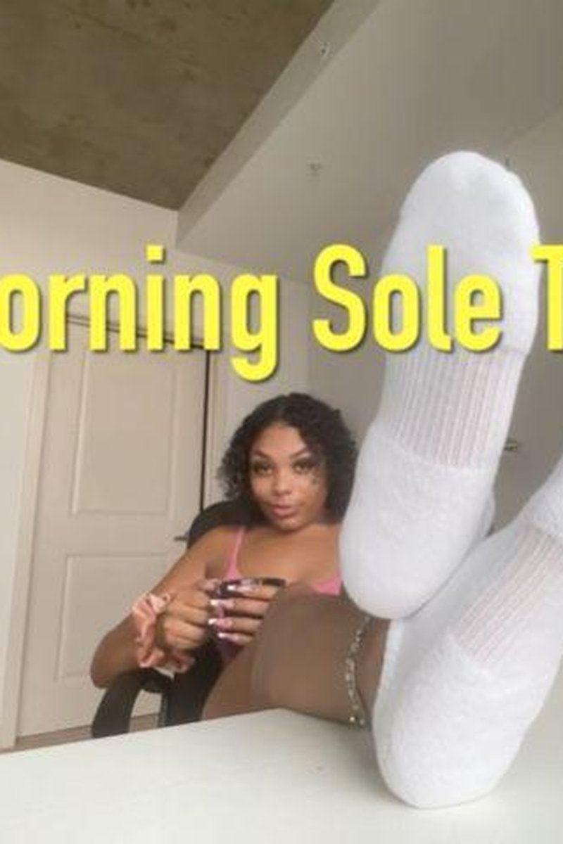 Morning Sole Tease - Screenshot 1 of 4 - Femdom